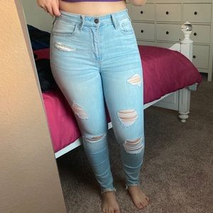 Light washed distressed jeans